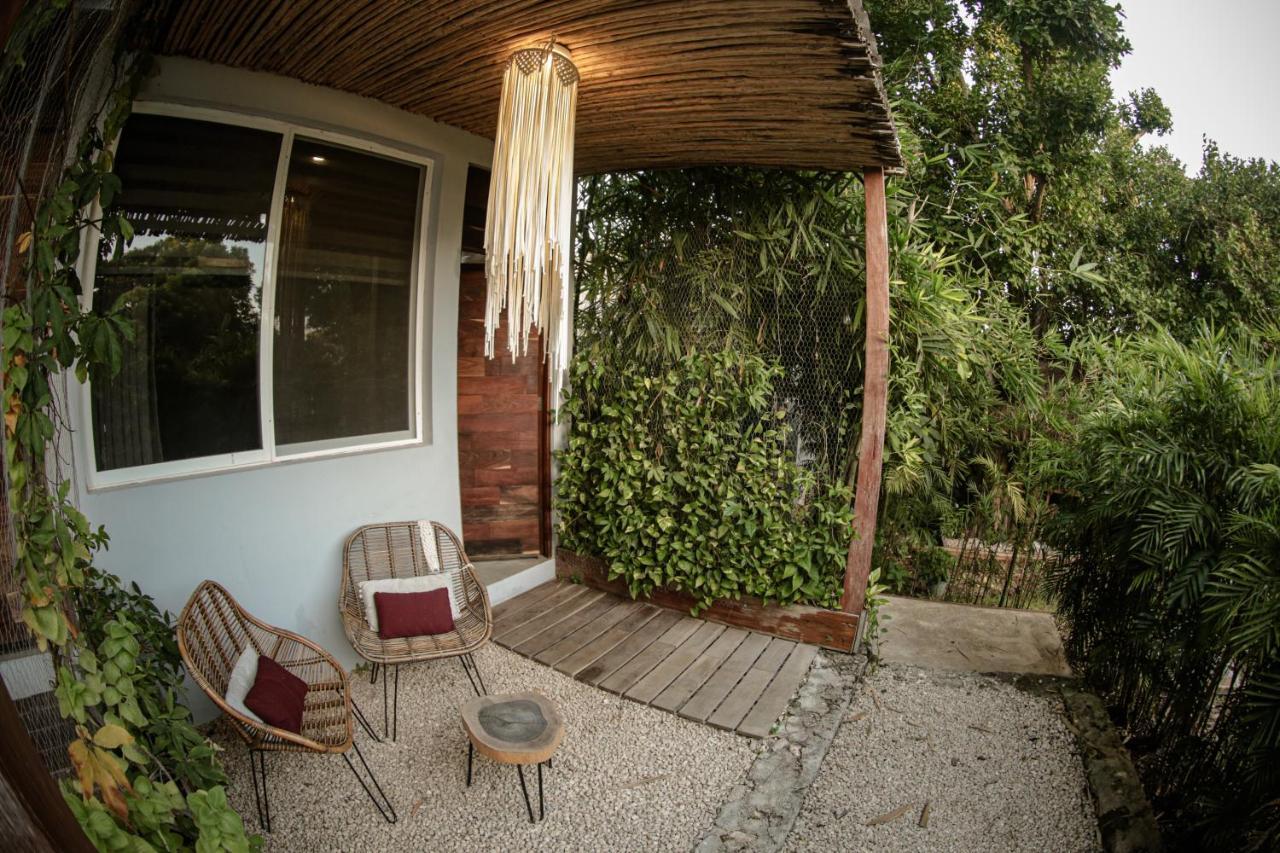 Hotel Makaabá Eco-Boutique Bacalar Exterior foto A room at the hotel