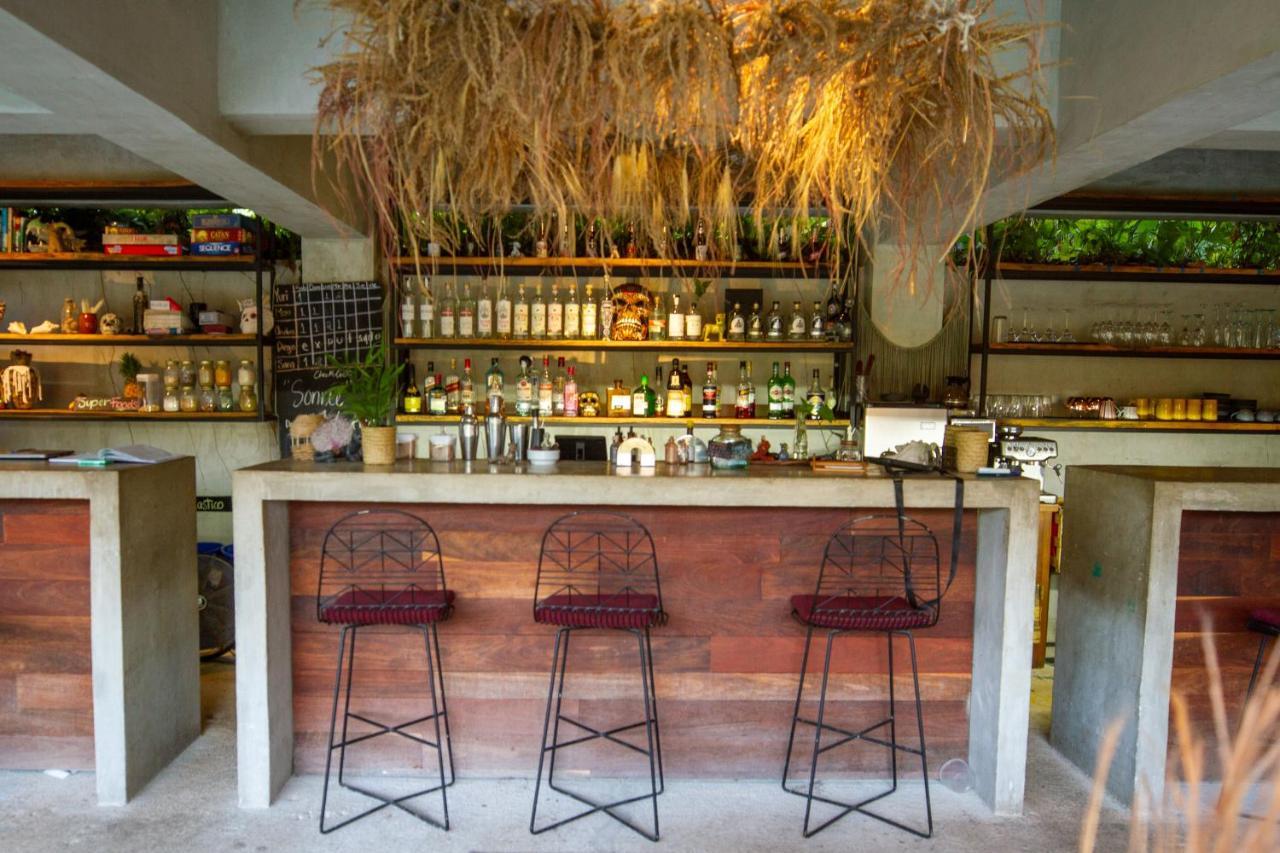 Hotel Makaabá Eco-Boutique Bacalar Exterior foto The bar at the restaurant